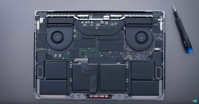 MacBook Pro 2018 s Intel Core i9 má problém s chlazením