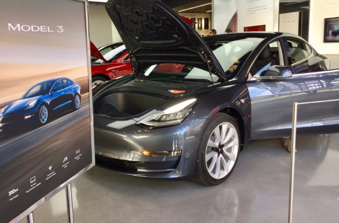 Podle analytika čeká do září společnost Tesla ziskový růst