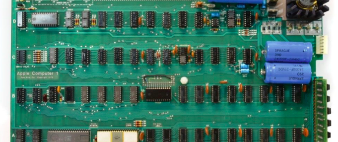 Na aukci nazvané „Remarkable Rarities“ se objeví i Apple-1