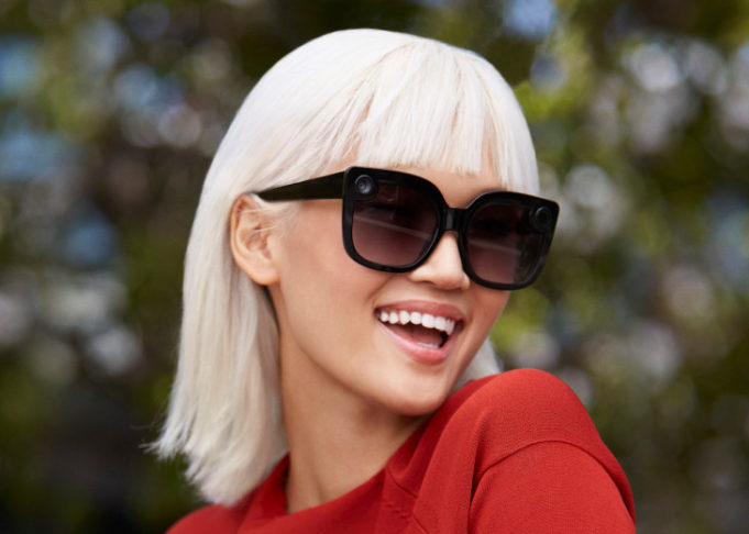 Společnost Snap představila dva nové modely brýlí nazvané Nico a Veronica
