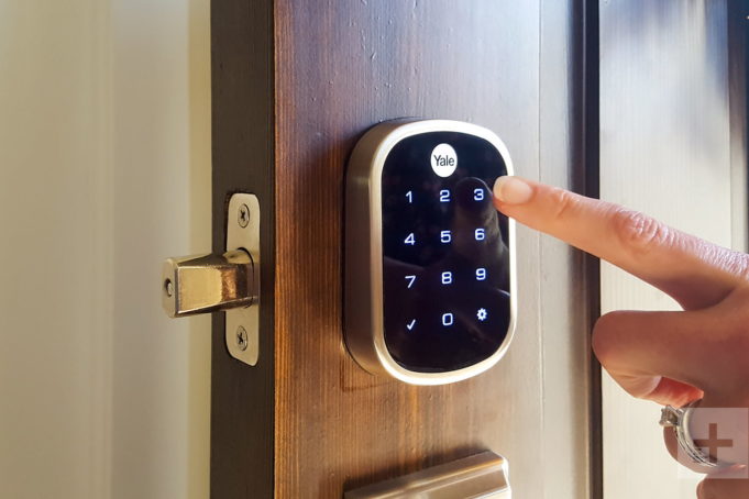 Yale a August představili novou řadu inteligentních zámků Smart Locks