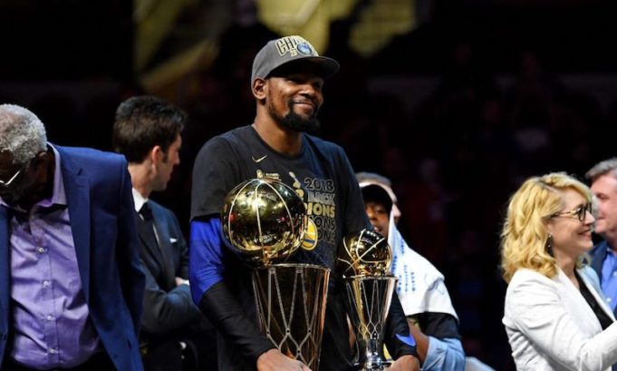 Apple objednal seriál “Swagger”