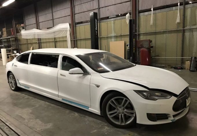 TeslaNovinky.cz – Jak vypadá limuzína z Tesla Model S?