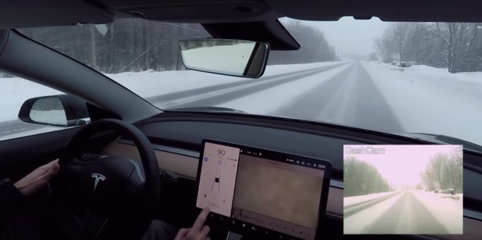 TeslaNovinky.cz – Podívejte se, jak pracuje autopilot ve voze Tesla Model 3 během sněhové bouře