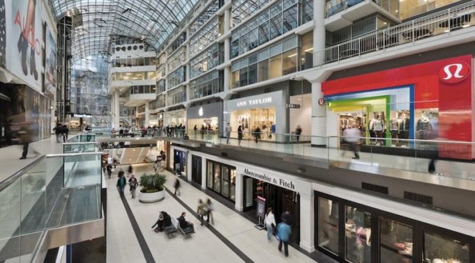 Apple rozšiřuje prodejnu Crowded Eaton Centre v Torontu