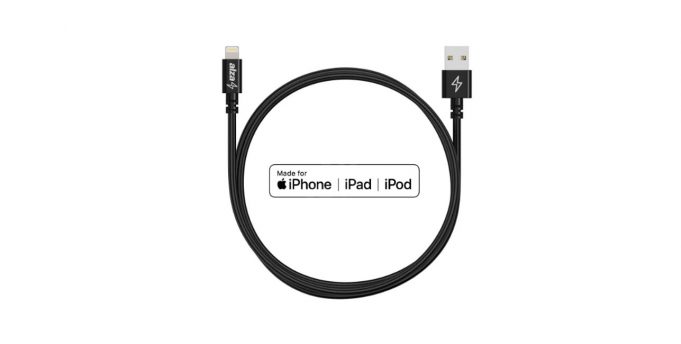 Alza začala prodávat vlastní kabely pro iPhone a iPad
