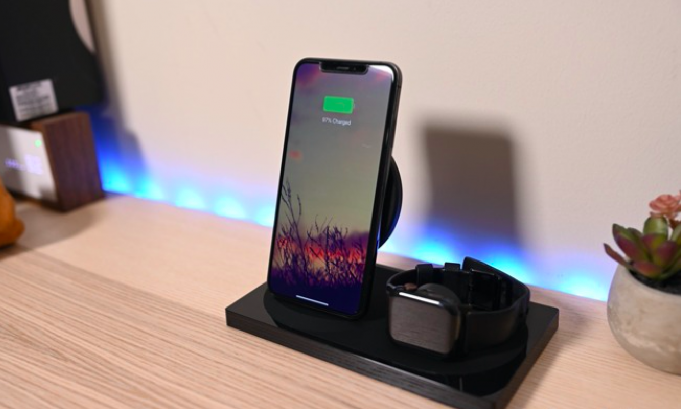 Představujeme Belkin BoostUp, bezdrátovou nabíječku pro váš iPhone, Apple Watch aj.