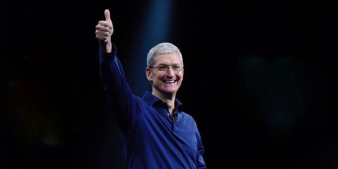 Tim Cook si myslí, že kódování se dá zvládnout i bez čtyřletého studia
