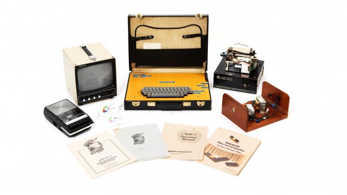 Od 16. května do 23. května bude probíhat dražba počítače Apple-1
