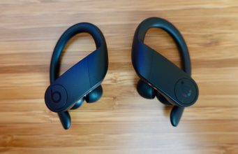 Návod – Jak nastavit sluchátko Powerbeats Pro jako mikrofon