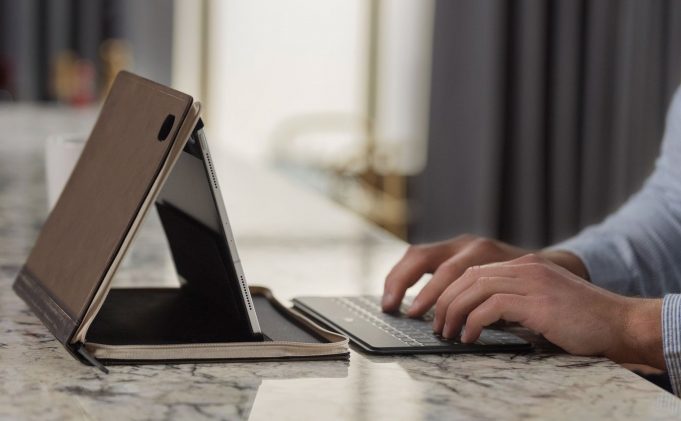 Twelve South představil nové pouzdro BookBook Cover pro iPad Pro