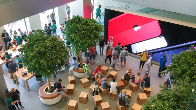 Apple po renovaci otevřel obchod Passeig de Gràcia v Barceloně