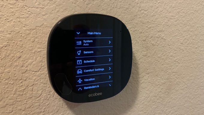 Společnost Ecobee právě vydala nový SmartThermostat s funkcí Voice Control