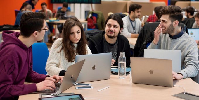 Společnost Apple zveřejnila aktualizaci postupu programu Apple Developer Academy