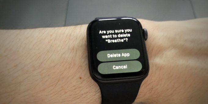 Třetí beta verze watchOS 6 obsahuje možnost odstranit předinstalované aplikace