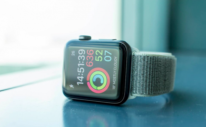 Uživatelé Apple Watch Series 3 musejí během aktualizace zrušit párování a znovu zařízení spárovat