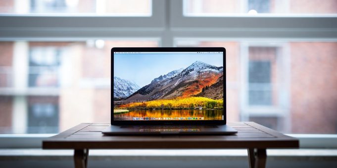 Intel se chystá na bitvu o nejdelší výdrž baterie s ARM