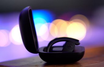 Návod – Jak resetovat sluchátka Powerbeats Pro