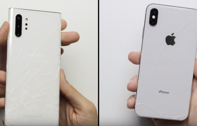 Test odolnosti iPhone XS Max vs Samsung Galaxy Note 10+