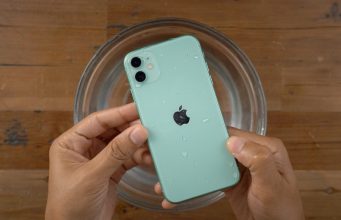 Uživatelé iPhonů v USA mají problém s hlasovou stránkou