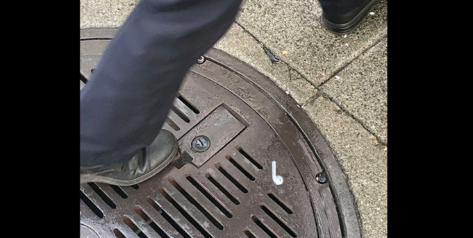 Fanoušek Apple vytvořil 3D samolepky AirPods, aby napálil lidi, jak to dopadlo?