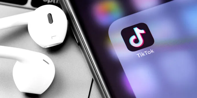 Nezabezpečený protokol HTTP může vést k zobrazení falešných videí v aplikaci TikTok