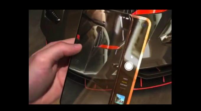 Koncept – iPhone Slide Pro s druhou posuvnou obrazovkou