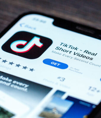 Aplikace TikTok obsahuje novou kartu, která rekapituluje rok 2020