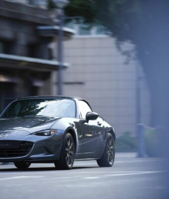 Miata MX-5 2020 bude obsahovat předinstalovaný systém CarPlay a Android Auto