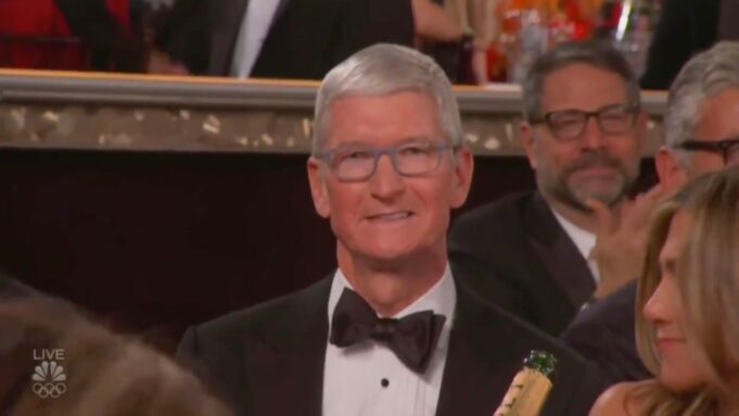 Ricky Gervais Apple ocenil za „The Morning Show“