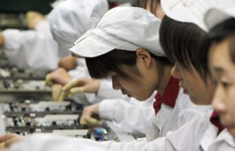 Apple čelí velkému nedostatku důležitých čipů pro správu napájení pro nové iPhony