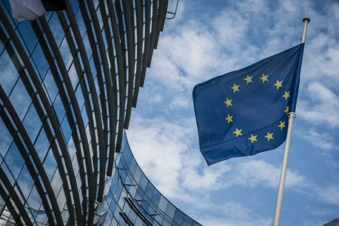 Apple kritizuje EU kvůli AI v Androidu. Varuje před riziky pro soukromí i bezpečnost