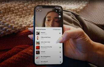 Díky nové funkci Snapchat Sounds můžete přidávat hudbu do snímků i do příběhů v aplikaci Snapchat