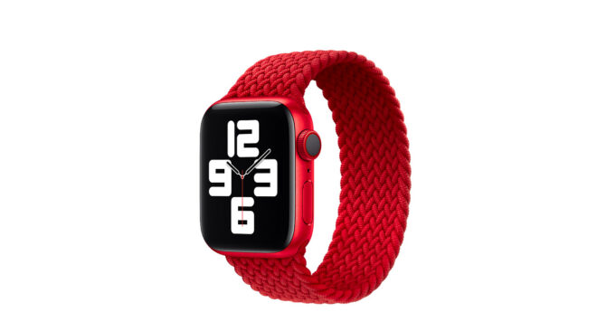 Pletený navlékací řemínek a navlékací řemínek v barvě PRODUCT (RED) je nyní k dispozici