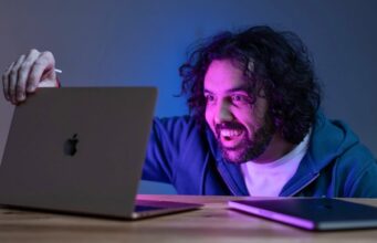 První unboxing a test MacBook Pro & Air. Oni fakt nekecali!