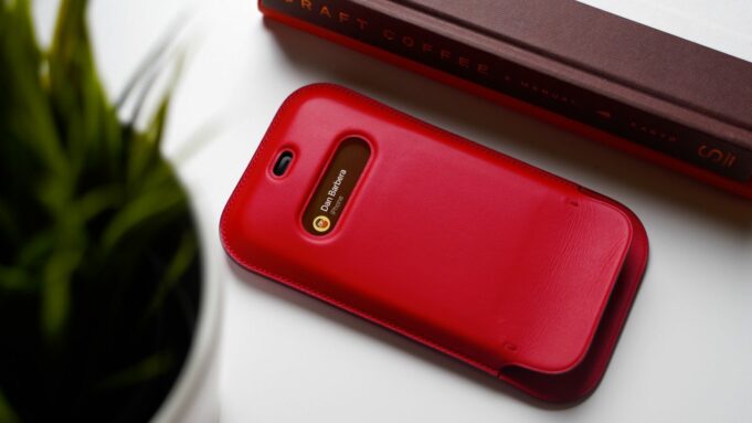 Jak reálně vypadá kožený návlek s MagSafe? A vyplatí se jej koupit?