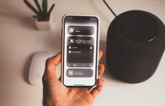 Návod – Jak přehrát podcasty na HomePodu pomocí AirPlay