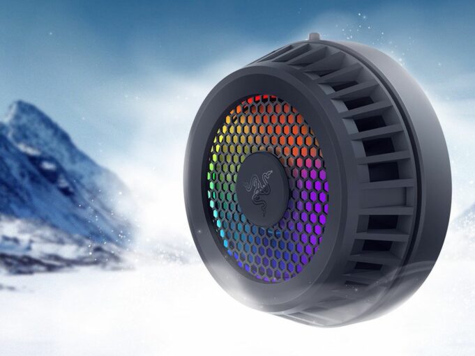 Razer představil ventilátor kompatibilní s MagSafe, který je určen k připevnění na zadní stranu iPhonu