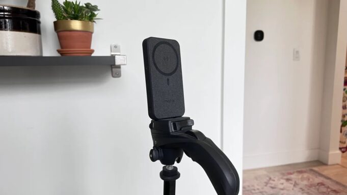 Společnost Mophie představila novou bezdrátovou nabíječku s podporou MagSafe