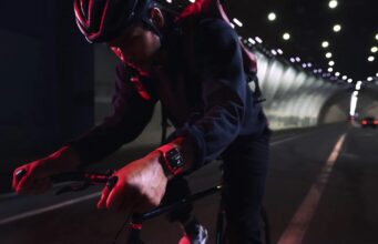 Apple Watch pomohly zachránit život muži, který spadl na elektrokole