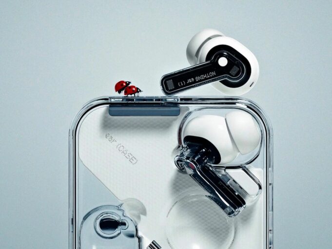 Bezdrátová sluchátka Ear (1) od společnosti Nothing nyní podporují Siri