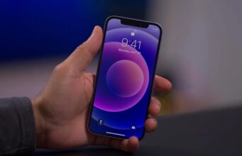 Apple prodloužil svůj servisní program pro modely iPhone 12 a iPhone 12 Pro