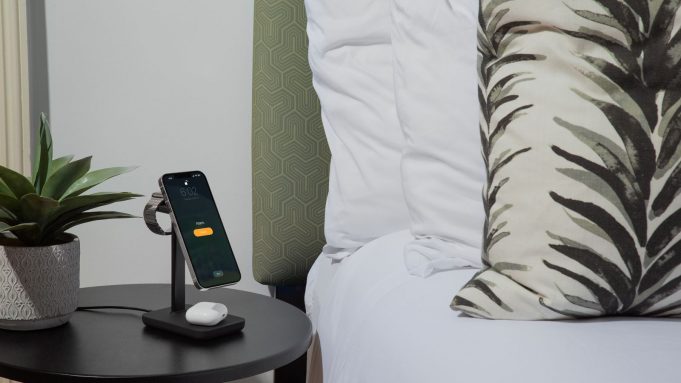 Společnost Twelve South dnes představila nový stojan „HiRise 3“ pro iPhone, Apple Watch a AirPods