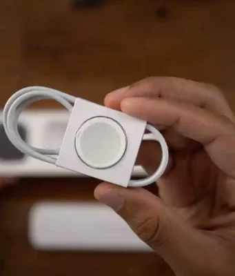 Apple varuje před necertifikovanými nabíječkami pro Apple Watch
