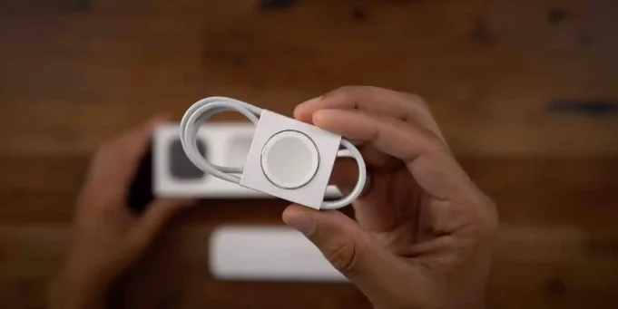 Apple varuje před necertifikovanými nabíječkami pro Apple Watch