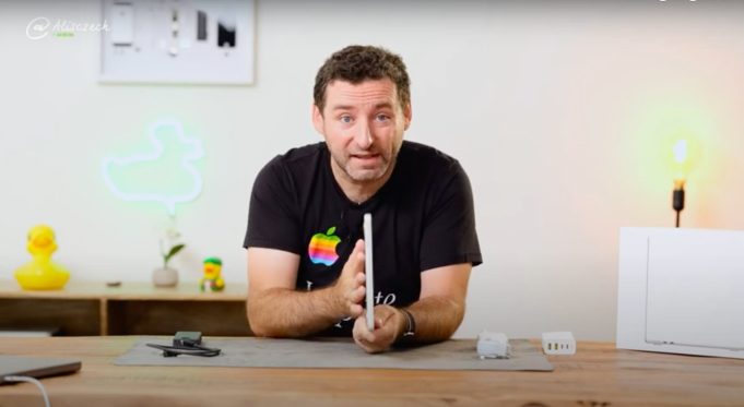 Jan Březina – MacBook M2 Air je super stroj co se nevyplatí koupit