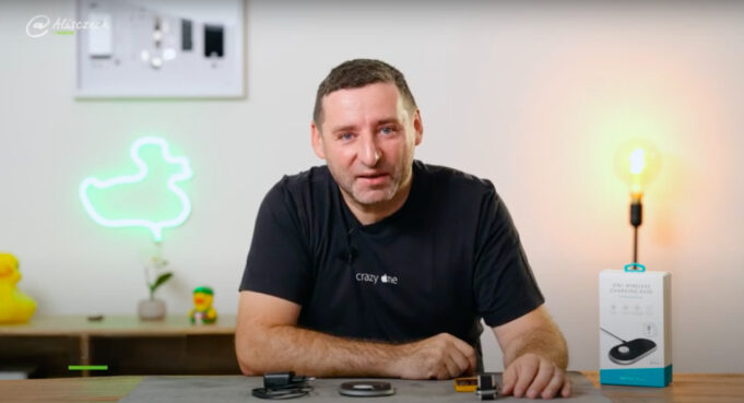 Jan Březina – Epico 2IN1 WIRELESS CHARGING BASE v praxi neurazí, ani nenadchne