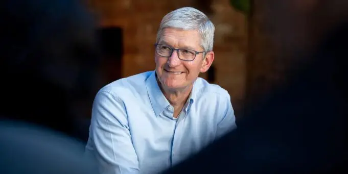 Tim Cook znovu v rozhovoru otevřel téma AR/VR