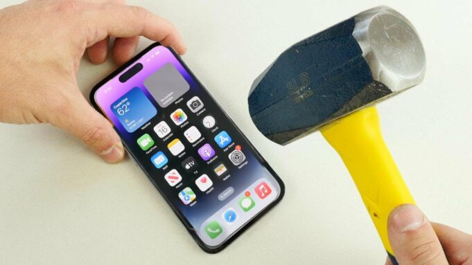 Řada iPhone 14 nabízí stejnou odolnost jako řada iPhone 13