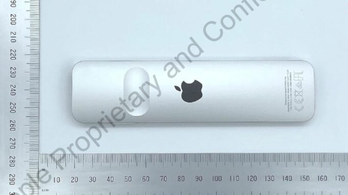 Ovladač, který byl vydán spolu s Apple TV 4K druhé generace, měl původně jiný design